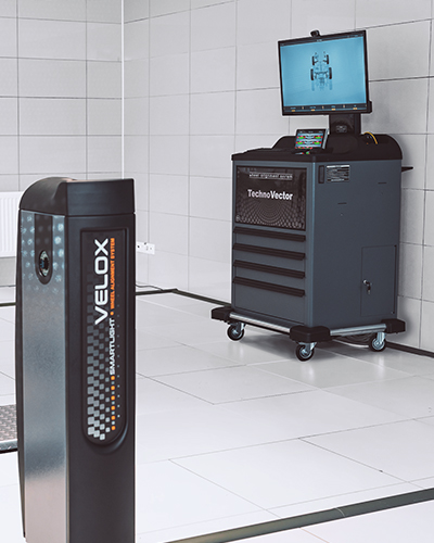 Wheel alignment machines